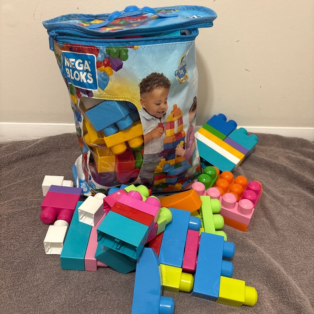 Mega Blocks set with extra blocks